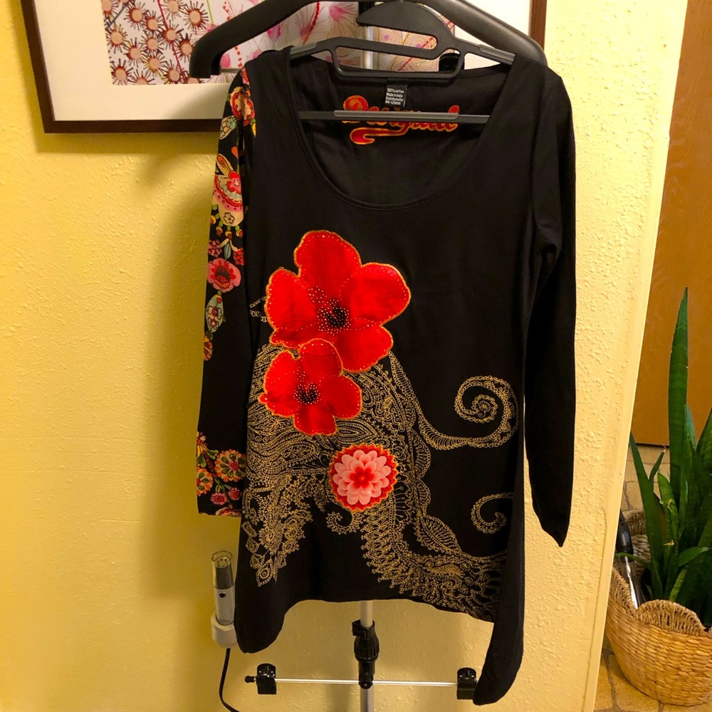 Desigual Dress Black Long Sleeved with Red Satin Applique Flowers Cotton M - Picture 2 of 13